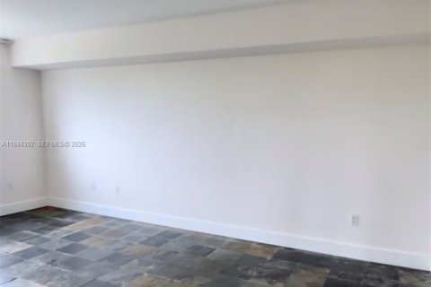 Copropriété à vendre à North Miami Beach, Floride: 2 chambres, 124.49 m2 № 2004010 - photo 15