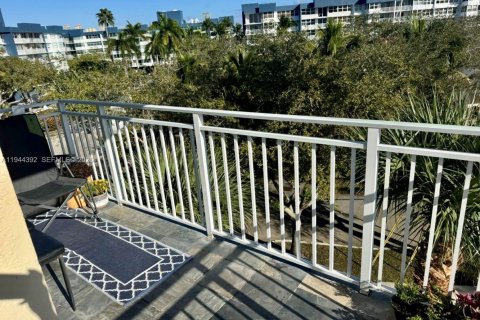Copropriété à vendre à North Miami Beach, Floride: 2 chambres, 124.49 m2 № 2004010 - photo 21