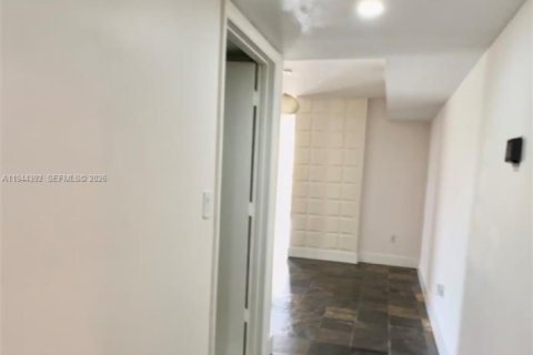 Copropriété à vendre à North Miami Beach, Floride: 2 chambres, 124.49 m2 № 2004010 - photo 16