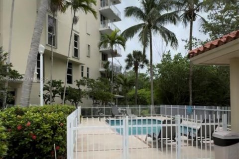 Copropriété à vendre à North Miami Beach, Floride: 2 chambres, 124.49 m2 № 2004010 - photo 3
