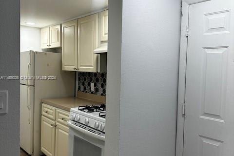 Condominio en venta en Hialeah, Florida, 2 dormitorios, 103.96 m2 № 1868754 - foto 2