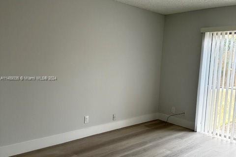 Condominio en venta en Hialeah, Florida, 2 dormitorios, 103.96 m2 № 1868754 - foto 6