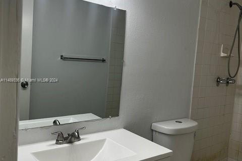 Condominio en venta en Hialeah, Florida, 2 dormitorios, 103.96 m2 № 1868754 - foto 11