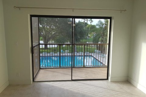 Condo in Coral Springs, Florida, 2 bedrooms  № 2082639 - photo 18