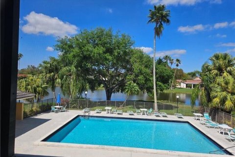 Condo in Coral Springs, Florida, 2 bedrooms  № 2082639 - photo 13