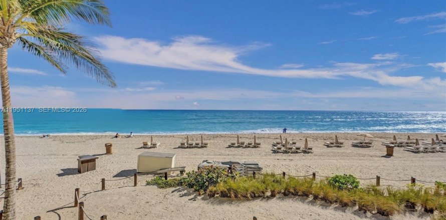 Studio à Condo à Sunny Isles Beach, Floride № 2007212