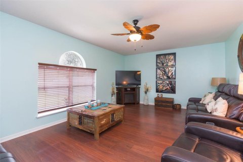Casa en venta en Land O' Lakes, Florida, 3 dormitorios, 206.43 m2 № 1902016 - foto 17