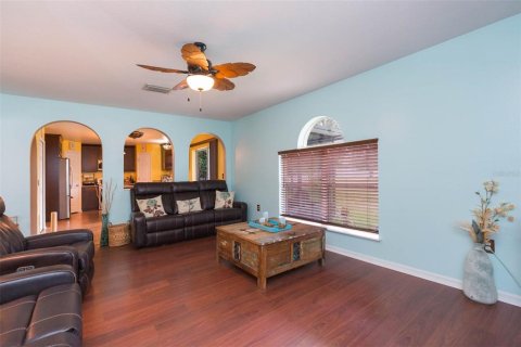Casa en venta en Land O' Lakes, Florida, 3 dormitorios, 206.43 m2 № 1902016 - foto 20