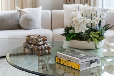 Condo in Sunny Isles Beach, Florida, 5 bedrooms  № 1711011 - photo 12