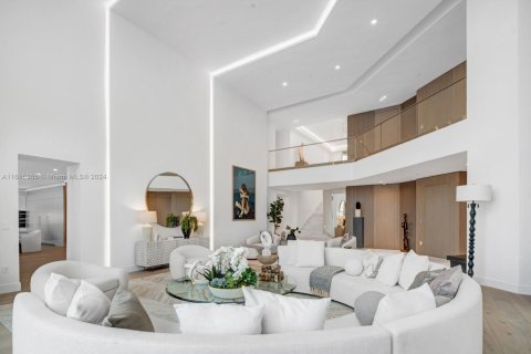 Condo in Sunny Isles Beach, Florida, 5 bedrooms  № 1711011 - photo 5
