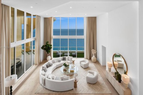 Condo in Sunny Isles Beach, Florida, 5 bedrooms  № 1711011 - photo 1