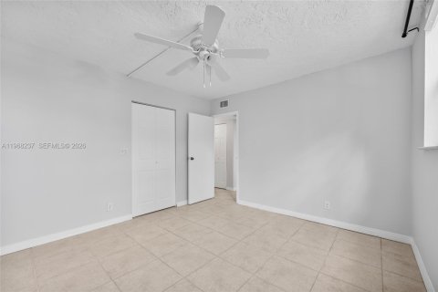 Condominio en venta en Lauderdale Lakes, Florida, 2 dormitorios, 93.83 m2 № 2029360 - foto 12