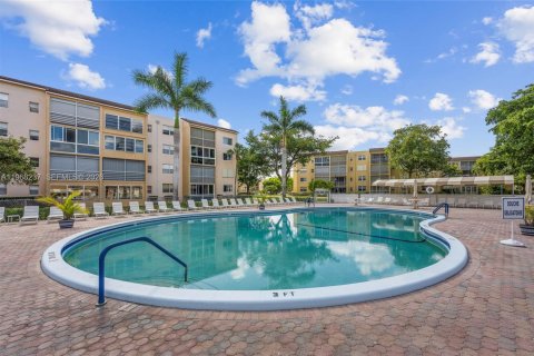 Condominio en venta en Lauderdale Lakes, Florida, 2 dormitorios, 93.83 m2 № 2029360 - foto 28