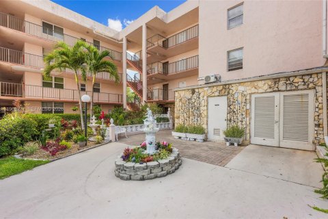 Condominio en Lauderdale Lakes, Florida, 2 dormitorios  № 2029360