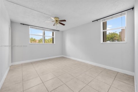 Condominio en venta en Lauderdale Lakes, Florida, 2 dormitorios, 93.83 m2 № 2029360 - foto 14