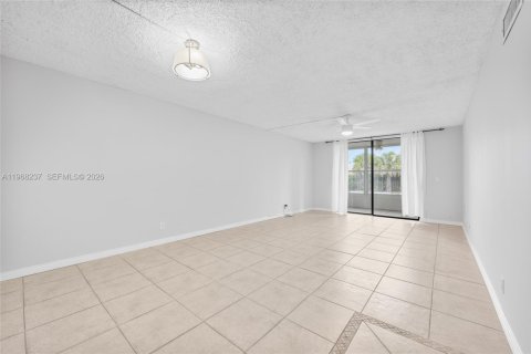 Condominio en venta en Lauderdale Lakes, Florida, 2 dormitorios, 93.83 m2 № 2029360 - foto 17