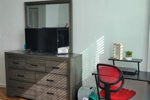 Condominio en venta en Hollywood, Florida, 2 dormitorios, 102.19 m2 № 1897573 - foto 12