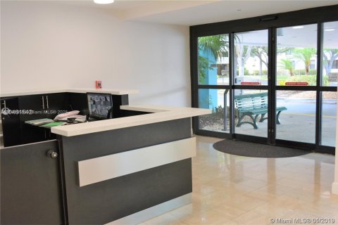 Condominio en venta en Hollywood, Florida, 2 dormitorios, 102.19 m2 № 1897573 - foto 1