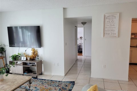 Condominio en venta en Hollywood, Florida, 2 dormitorios, 102.19 m2 № 1897573 - foto 8