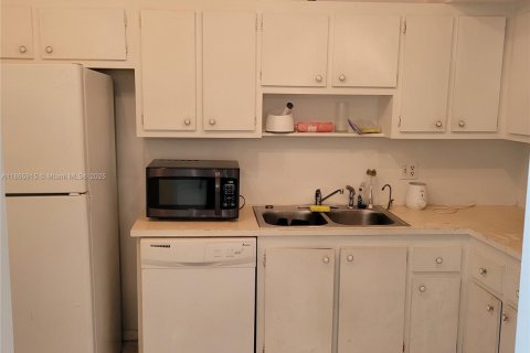 Condominio en venta en Hollywood, Florida, 2 dormitorios, 102.19 m2 № 1897573 - foto 4