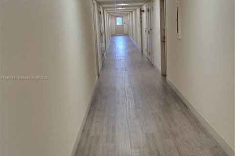Condominio en venta en Hollywood, Florida, 2 dormitorios, 102.19 m2 № 1897573 - foto 24