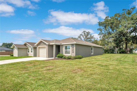 House in Lakeland, Florida 3 bedrooms, 122.26 sq.m. № 1909808 - photo 1