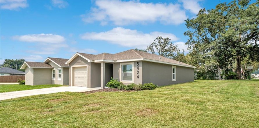 House in Lakeland, Florida 3 bedrooms, 122.26 sq.m. № 1909808