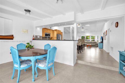 Villa ou maison à vendre à Fort Lauderdale, Floride: 3 chambres, 156.82 m2 № 2018608 - photo 14