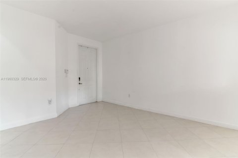 Villa ou maison à vendre à Doral, Floride: 5 chambres, 221.01 m2 № 2021811 - photo 4