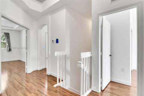 Villa ou maison à vendre à Doral, Floride: 5 chambres, 221.01 m2 № 2021811 - photo 21