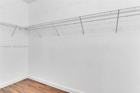 Villa ou maison à vendre à Doral, Floride: 5 chambres, 221.01 m2 № 2021811 - photo 24