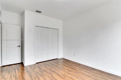 Villa ou maison à vendre à Doral, Floride: 5 chambres, 221.01 m2 № 2021811 - photo 17