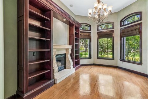 Villa ou maison à vendre à Tampa, Floride: 4 chambres, 563.17 m2 № 2134982 - photo 16