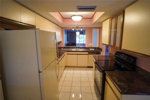 Condo in Saint Petersburg, Florida, 2 bedrooms  № 1390532 - photo 3
