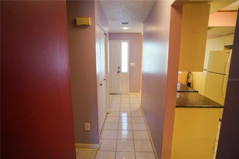 Condo in Saint Petersburg, Florida, 2 bedrooms  № 1390532 - photo 2
