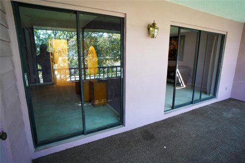 Condo in Saint Petersburg, Florida, 2 bedrooms  № 1390532 - photo 8