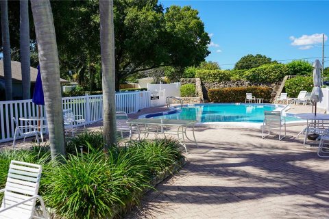 Condo in Saint Petersburg, Florida, 2 bedrooms  № 1390532 - photo 21