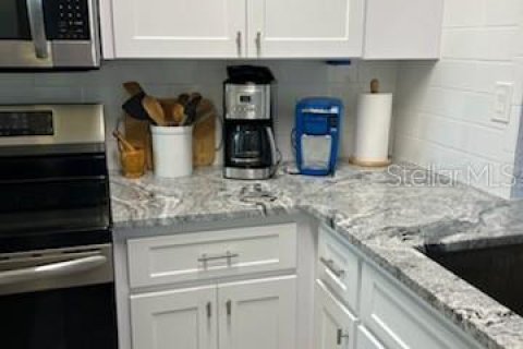 Copropriété à louer à Port Richey, Floride: 2 chambres, 110.37 m2 № 2100393 - photo 8