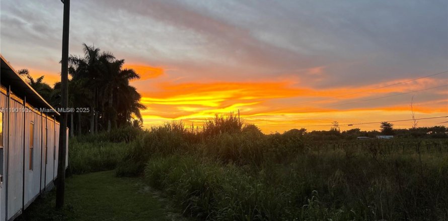 Immobilier commercial à Miami, Floride № 1953288