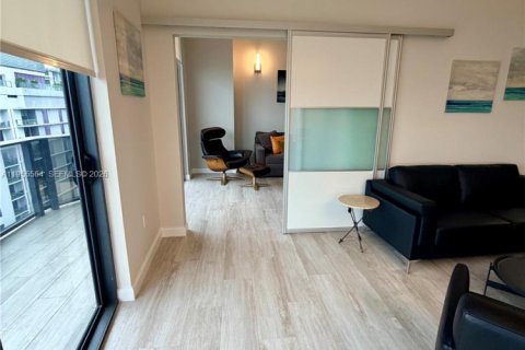 Condo in Miami, Florida, 3 bedrooms  № 2010279 - photo 7