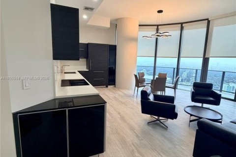 Condo in Miami, Florida, 3 bedrooms  № 2010279 - photo 4