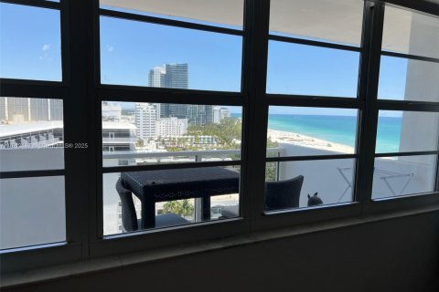 Condominio en alquiler en Miami Beach, Florida, 49.24 m2 № 1940728 - foto 15