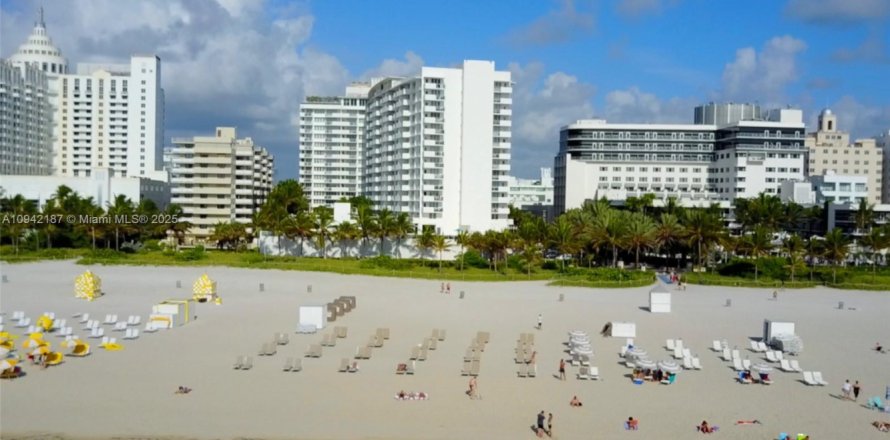Estudio en el Condominio en Miami Beach, Florida № 1940728