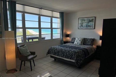 Condominio en alquiler en Miami Beach, Florida, 49.24 m2 № 1940728 - foto 14
