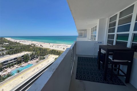 Condominio en alquiler en Miami Beach, Florida, 49.24 m2 № 1940728 - foto 3