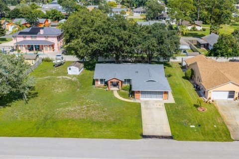 House in Edgewater, Florida 3 bedrooms, 143.63 sq.m. № 2376878