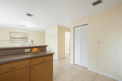 Townhouse in Homestead, Florida 3 bedrooms, 155.7 sq.m. № 1819742 - photo 9