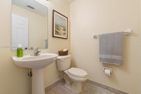 Townhouse in Homestead, Florida 3 bedrooms, 155.7 sq.m. № 1819742 - photo 10