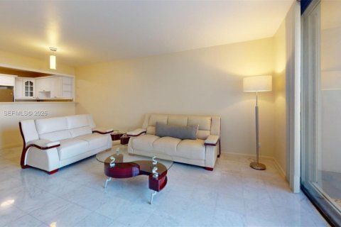 Condo in Hallandale Beach, Florida, 1 bedroom № 1995908 - photo 6