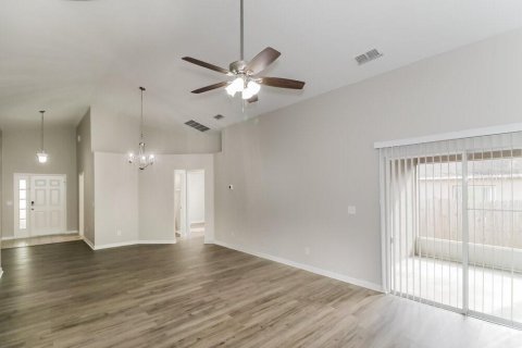 Villa ou maison à louer à Tavares, Floride: 3 chambres, 148.27 m2 № 2100207 - photo 4